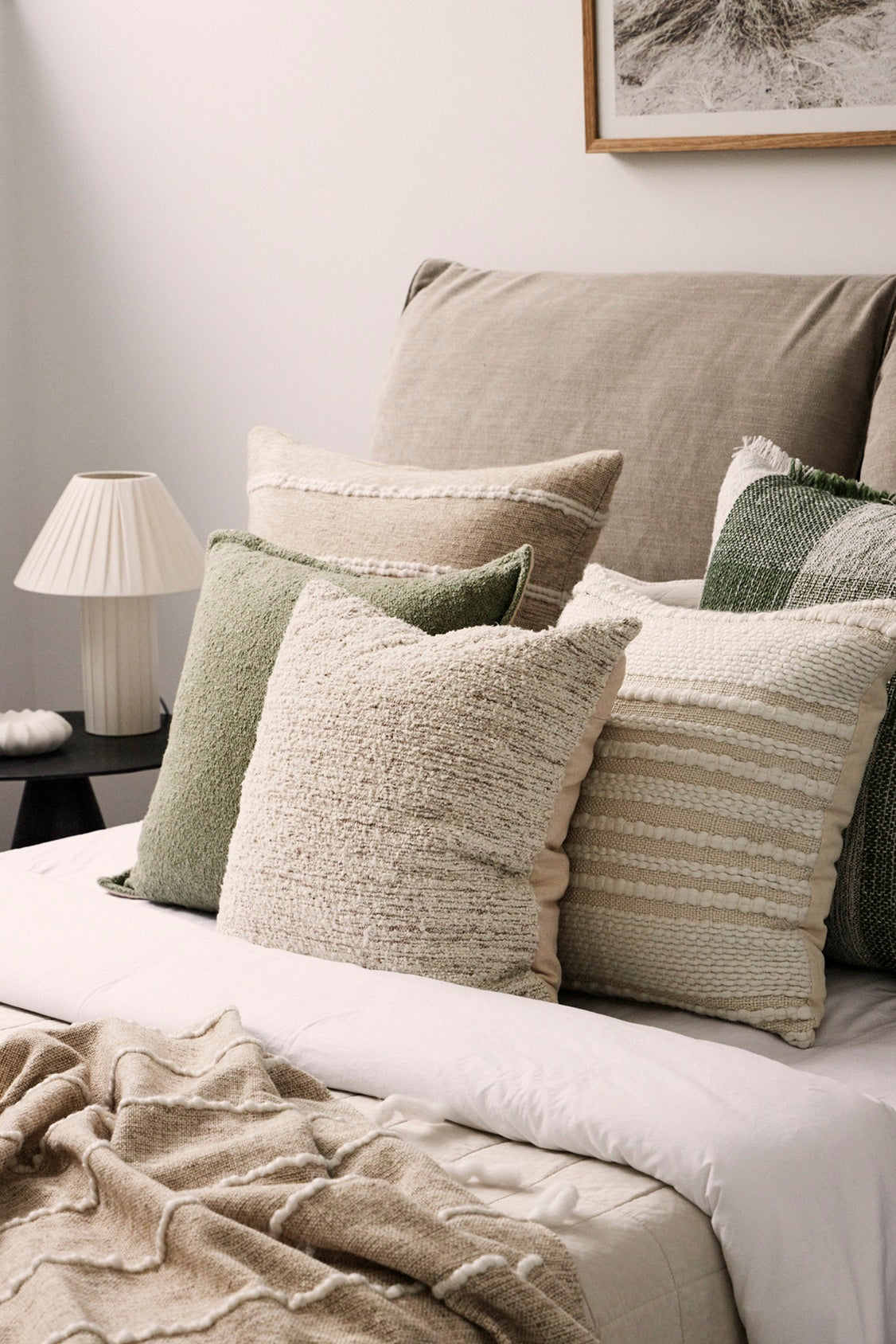 Amalfi Darby Wool Blend Woven Throw - Natural & White
